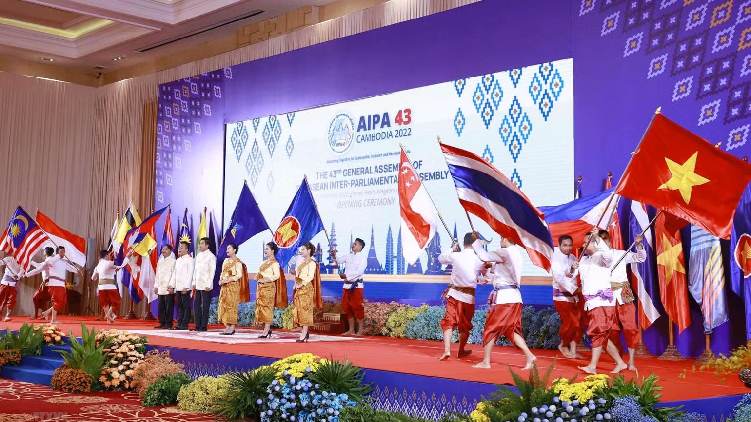 Chương trình nghệ thuật chào mừng Lễ khai mạc AIPA-43.(Ảnh: Doãn Tấn/TTXVN) Chương trình nghệ thuật chào mừng Lễ khai mạc AIPA-43.(Ảnh: Doãn Tấn/TTXVN)