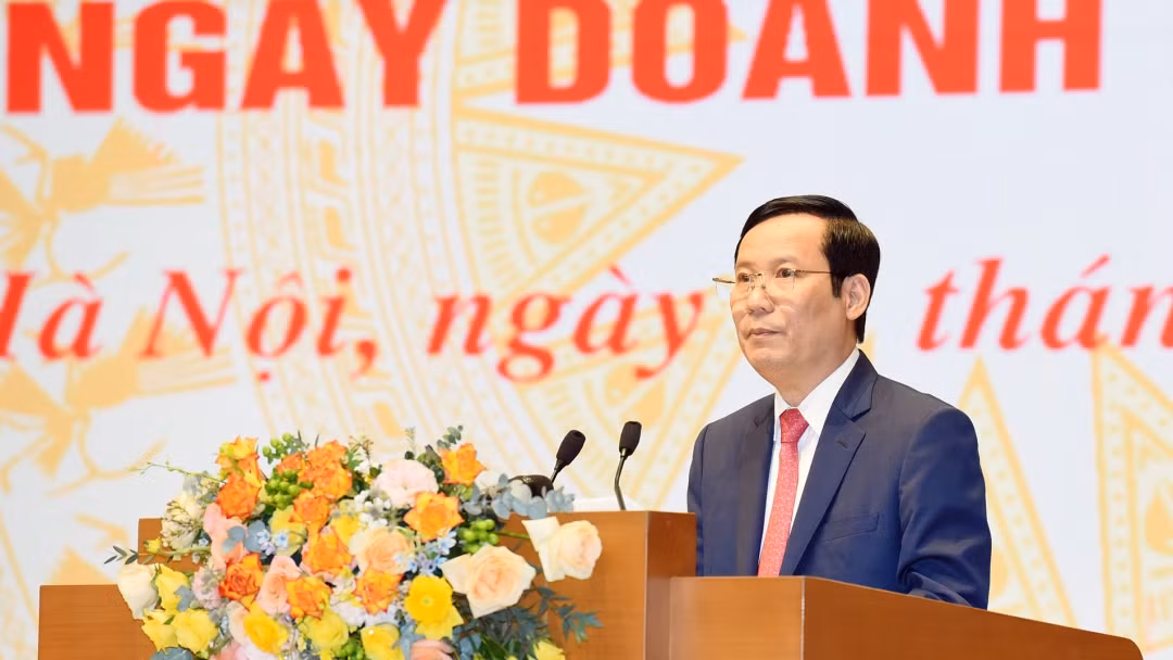 Chủ tịch VCCI Phạm Tấn Công: Cộng đồng doanh nghiệp trân trọng ghi nhận nỗ lực của Chính phủ và chính quyền các cấp, đặc biệt là Thủ tướng, các Phó Thủ tướng cùng lãnh đạo các bộ ngành, lãnh đạo các tỉnh, thành phố đã rất quyết liệt chỉ đạo, tháo gỡ khó khăn, gỡ dần được nhiều nút thắt lớn cho doanh nghiệp.