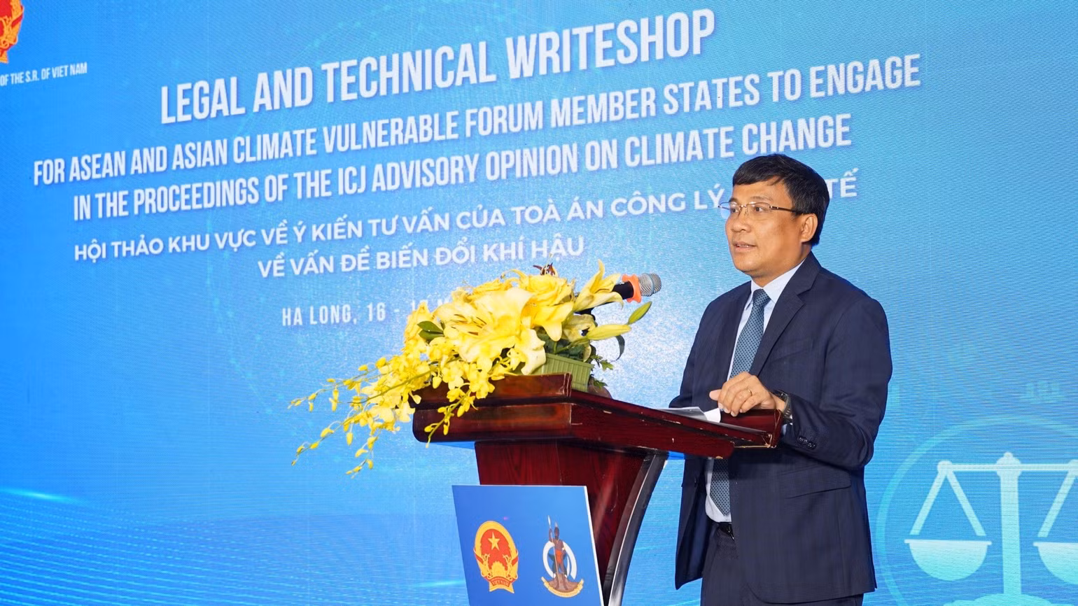 Thứ trưởng Thường trực Bộ Ngoại giao Việt Nam Nguyễn Minh Vũ phát biểu tại Hội thảo.