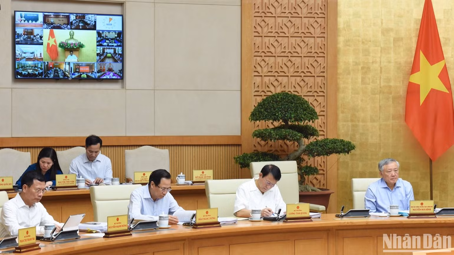 Các thành viên Chính phủ tham dự phiên họp. (Ảnh: Trần Hải) Các thành viên Chính phủ tham dự phiên họp. (Ảnh: Trần Hải)