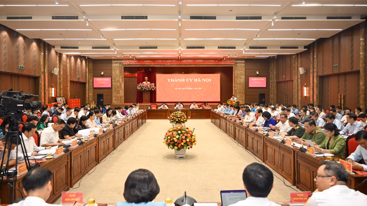Quang cảnh buổi làm việc tại Thành ủy Hà Nội. Quang cảnh buổi làm việc tại Thành ủy Hà Nội.