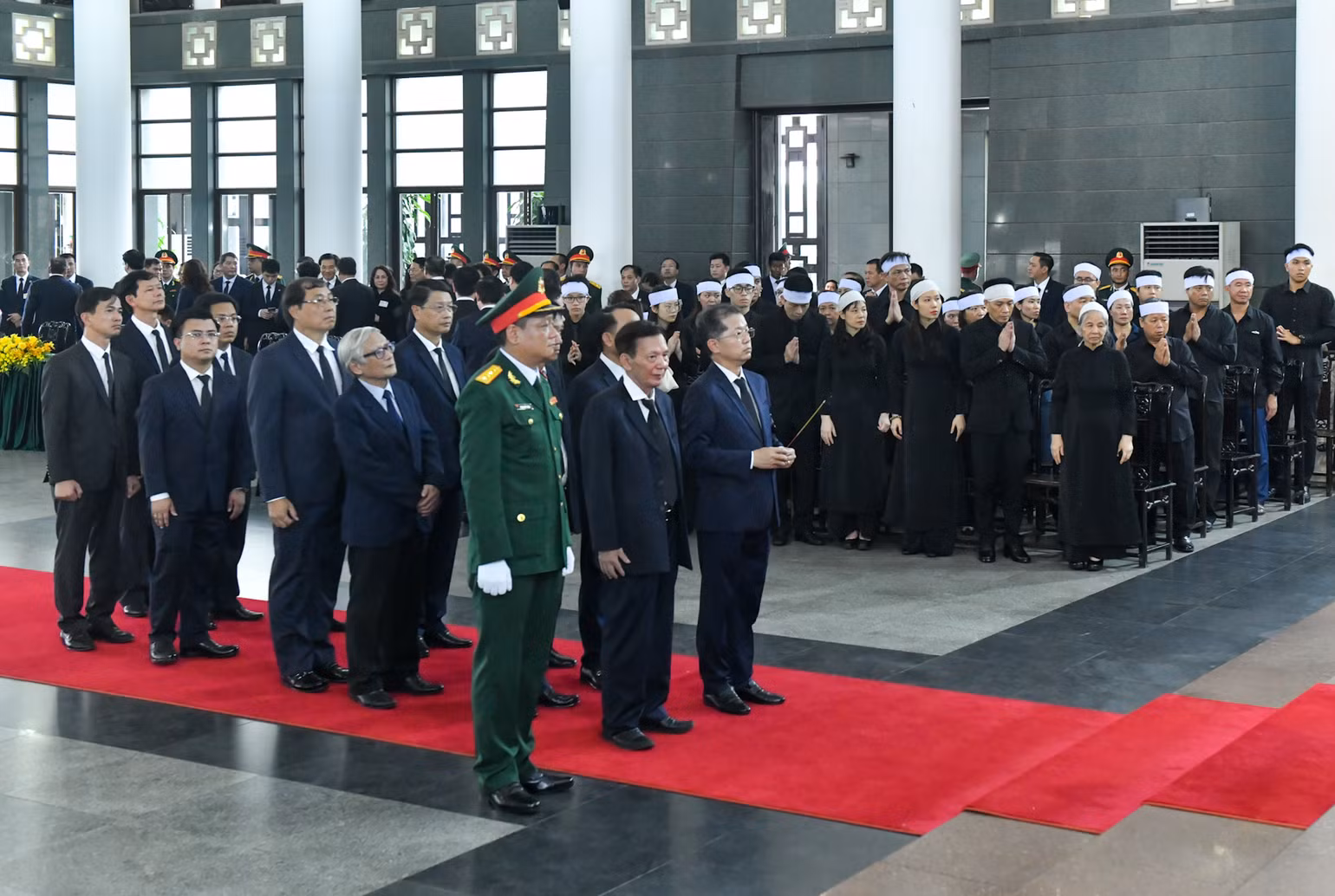 Đoàn Đà Nẵng viếng Tổng Bí thư Nguyễn Phú Trọng. Đoàn Đà Nẵng viếng Tổng Bí thư Nguyễn Phú Trọng.