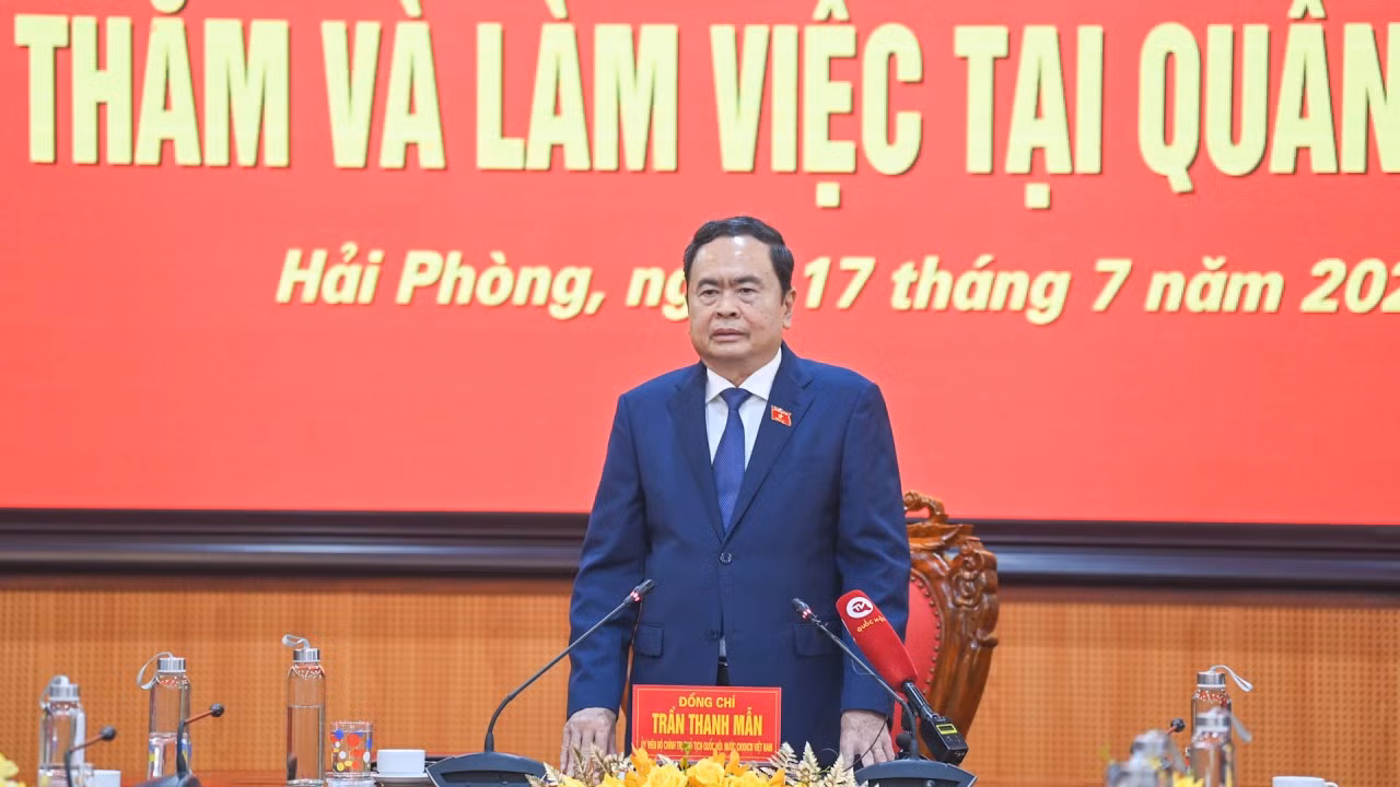 Chủ tịch Quốc hội Trần Thanh Mẫn phát biểu chỉ đạo tại buổi làm việc. Chủ tịch Quốc hội Trần Thanh Mẫn phát biểu chỉ đạo tại buổi làm việc.