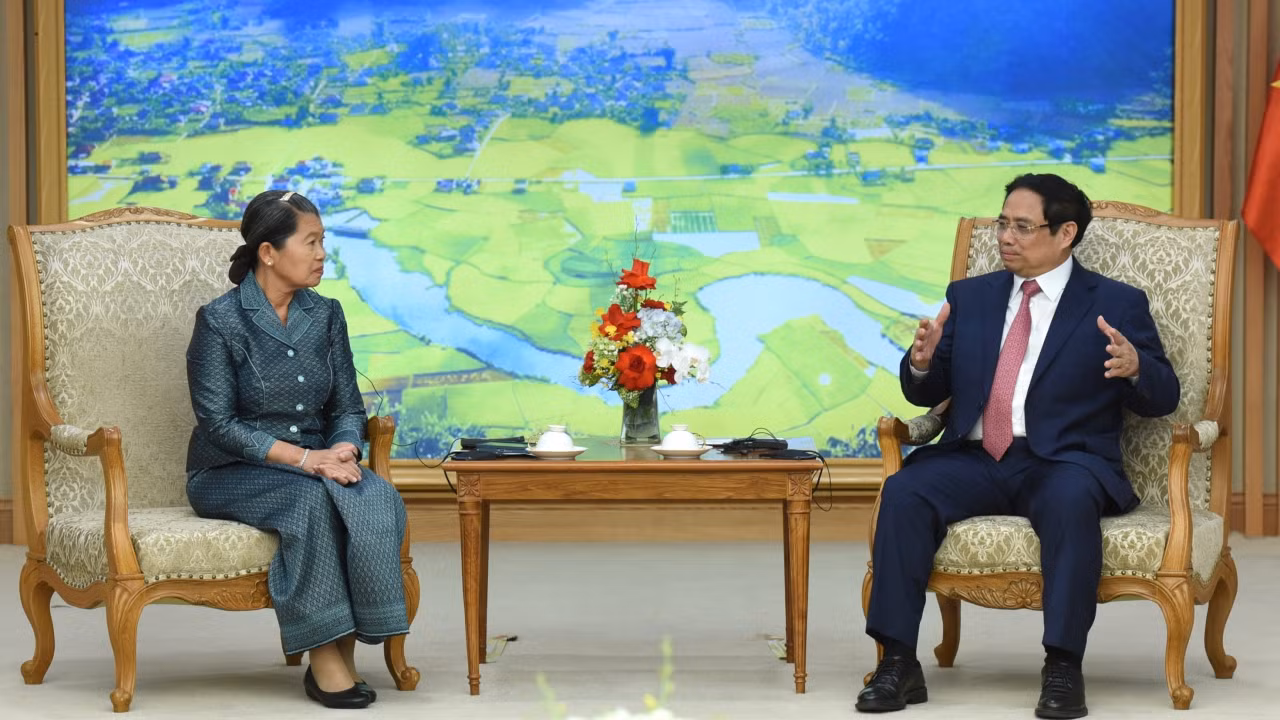 Thủ tướng Phạm Minh Chính tiếp Phó Thủ tướng, Bộ trưởng Quan hệ với Quốc hội-Thượng viện và Thanh tra Campuchia Men Sam An. Thủ tướng Phạm Minh Chính tiếp Phó Thủ tướng, Bộ trưởng Quan hệ với Quốc hội-Thượng viện và Thanh tra Campuchia Men Sam An.