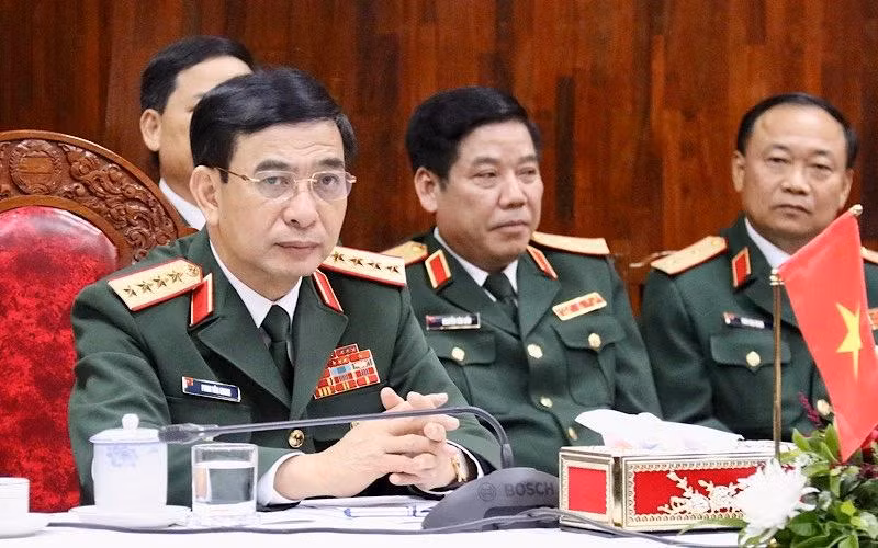 Đại tướng Phan Văn Giang, Ủy viên Bộ Chính trị, Phó Bí thư Quân ủy Trung ương, Bộ trưởng Quốc phòng Việt Nam. Đại tướng Phan Văn Giang, Ủy viên Bộ Chính trị, Phó Bí thư Quân ủy Trung ương, Bộ trưởng Quốc phòng Việt Nam.