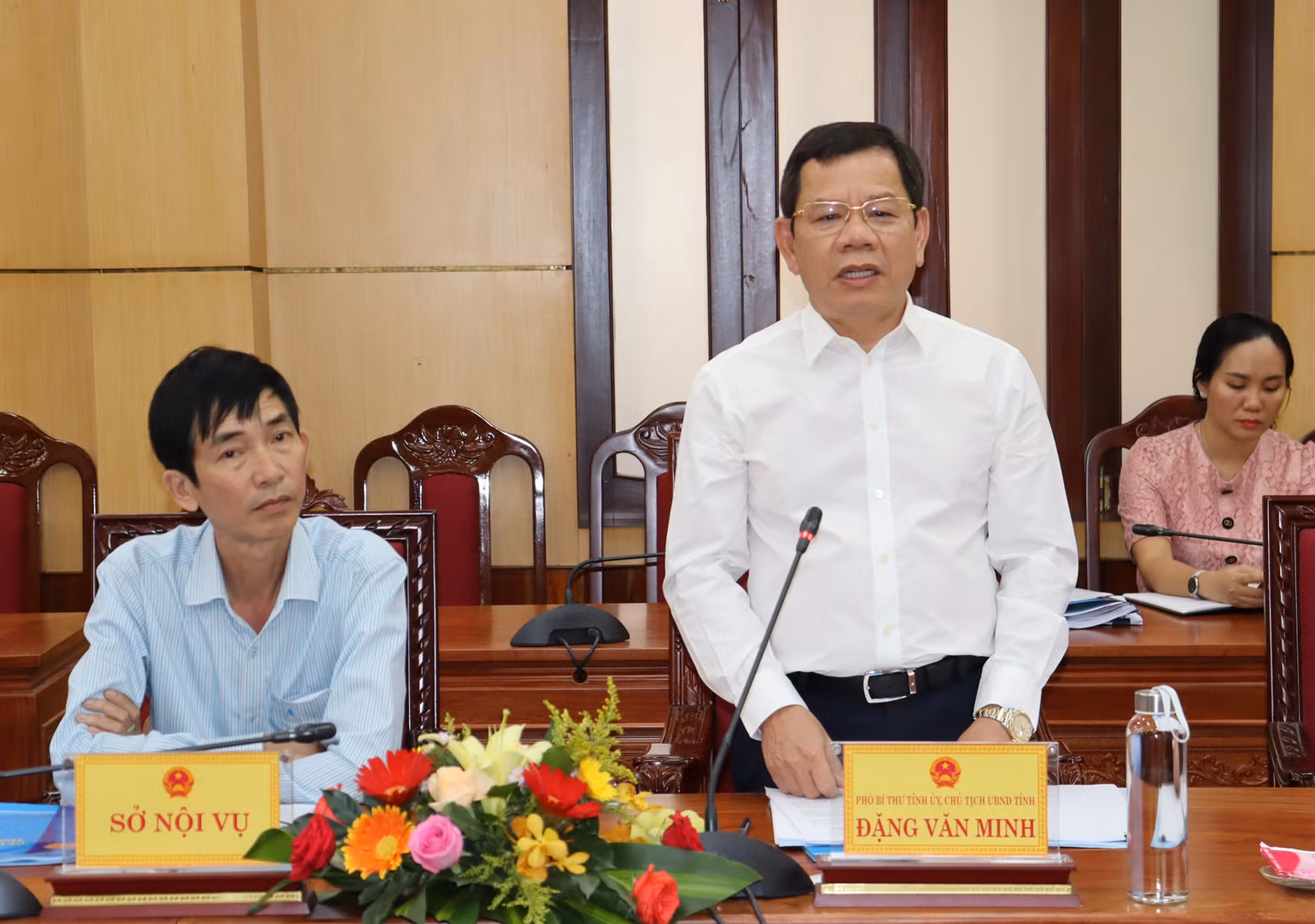 Chủ tịch Ủy ban nhân dân tỉnh Quảng Ngãi Đặng Văn Minh phát biểu tại buổi làm việc.
