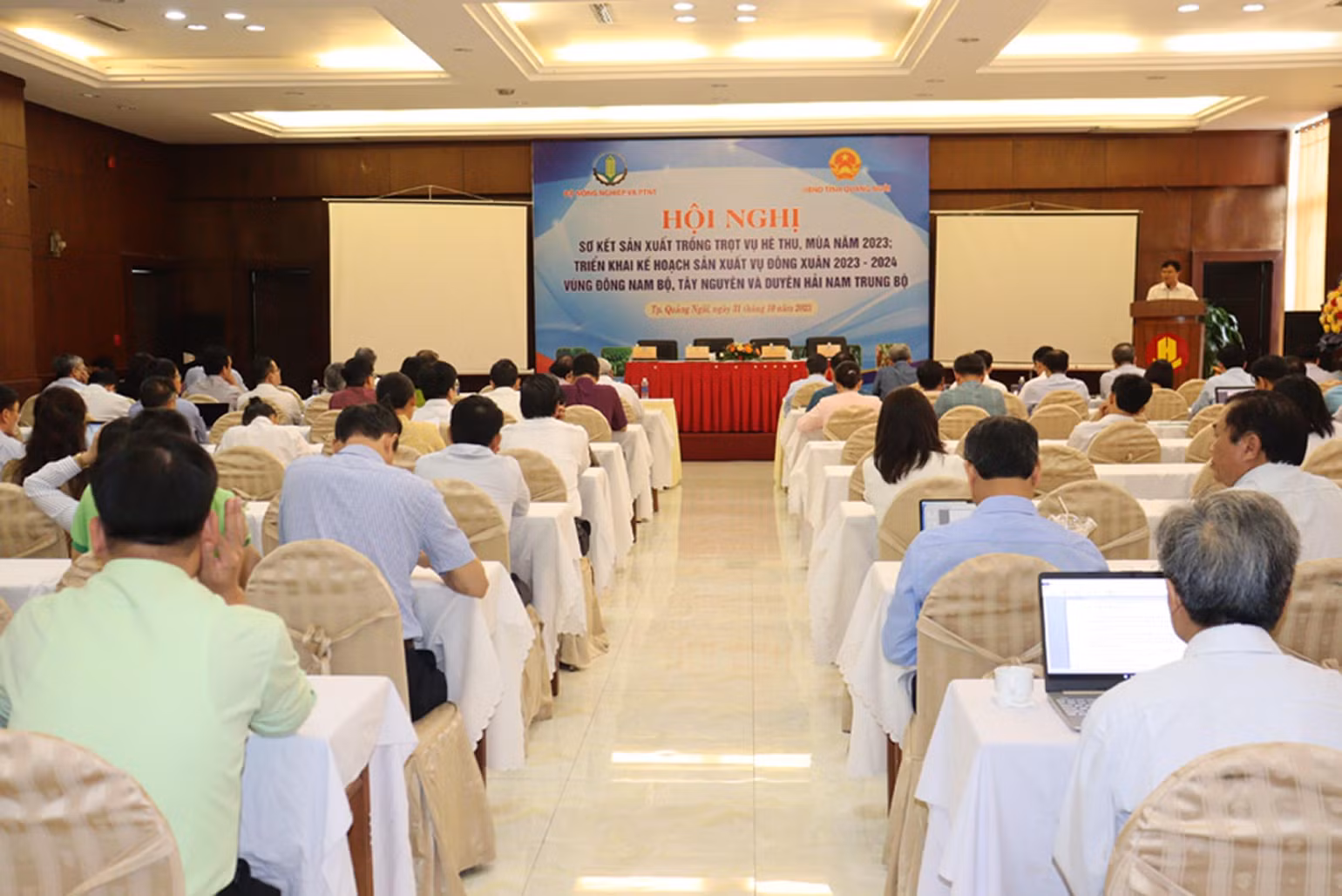 Quang cảnh hội nghị. Quang cảnh hội nghị.