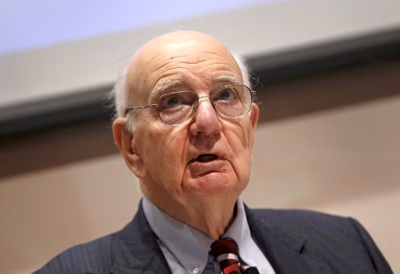 Ông Paul Volcker - người đặt nền móng cho vị thế độc lập toàn diện của FED. Ảnh: Reuters