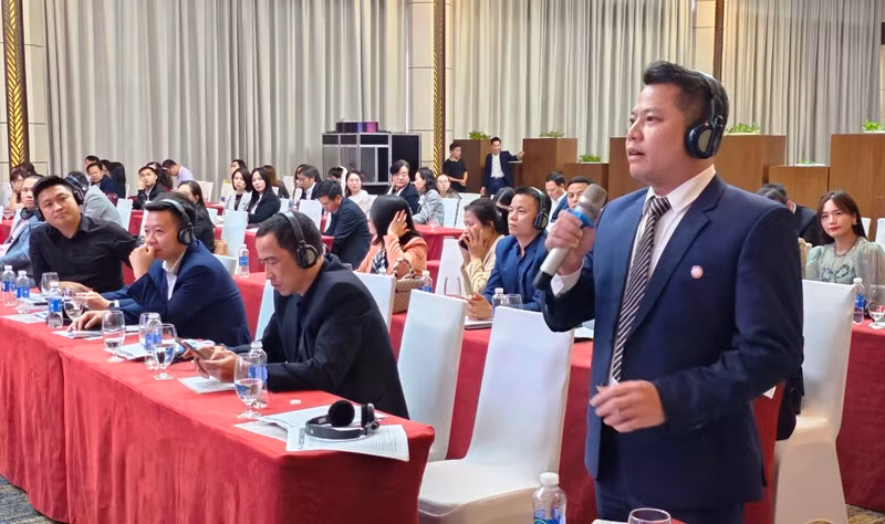Doanh nghiệp tỉnh Thanh Hóa phát biểu, thảo luận tại Hội nghị. Doanh nghiệp tỉnh Thanh Hóa phát biểu, thảo luận tại Hội nghị.