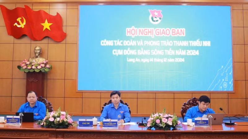 Chủ tọa Hội nghị giao ban 6 tỉnh cụm đồng bằng sông Tiền.