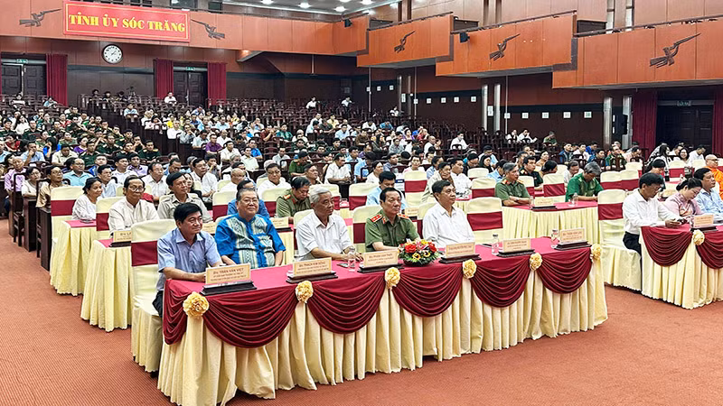 Quang cảnh buổi họp mặt.