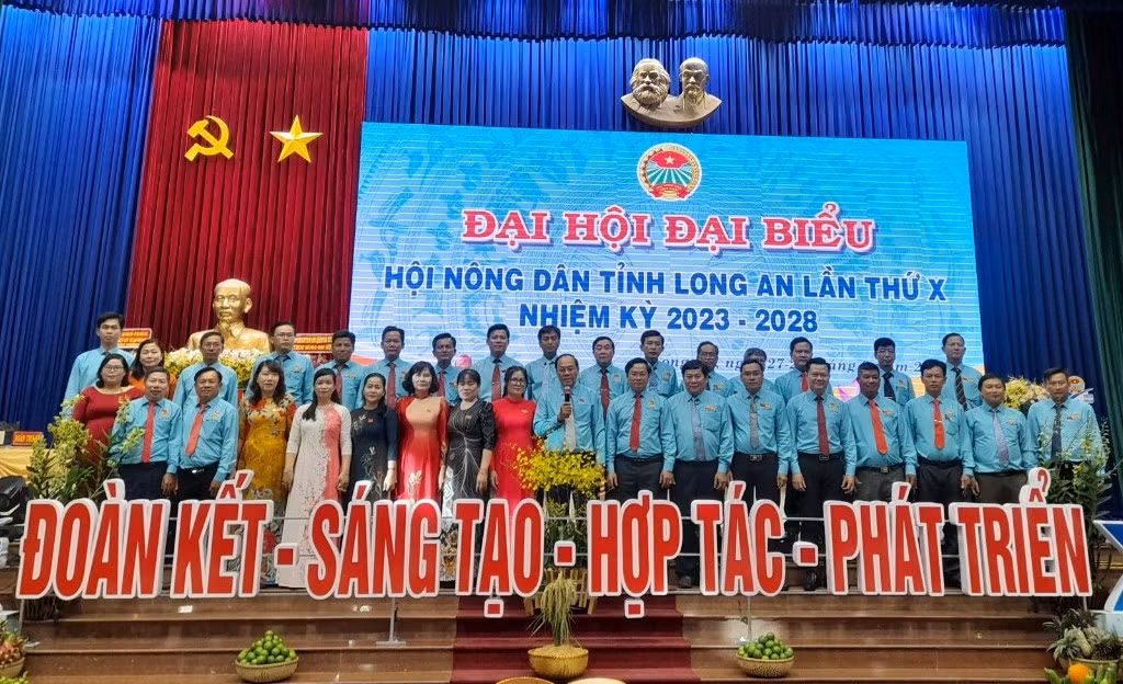 Ban chấp hành Hội Nông dân tỉnh Long An khóa 10, nhiệm kỳ 2023-2028 ra mắt Đại hội. Ban chấp hành Hội Nông dân tỉnh Long An khóa 10, nhiệm kỳ 2023-2028 ra mắt Đại hội.