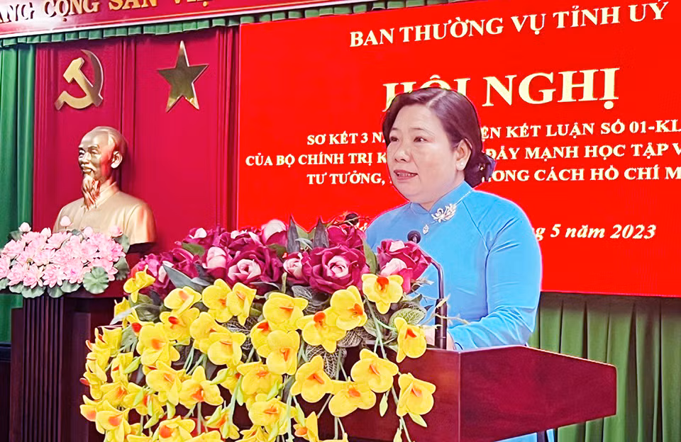 Đồng chí Hồ Thị Cẩm Đào, Phó Bí thư Thường trực Tỉnh ủy Sóc Trăng phát biểu.