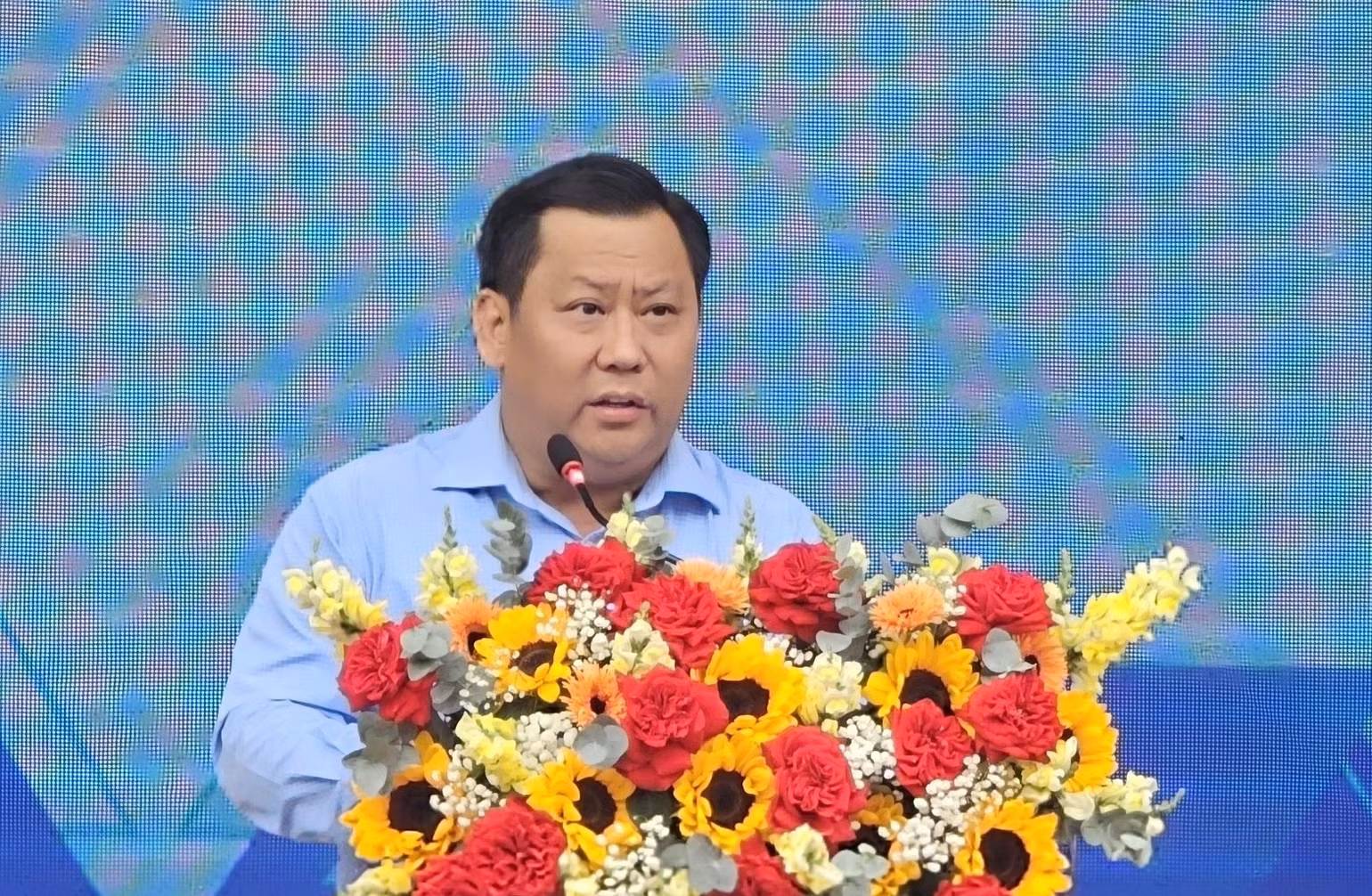 Phó Chủ tịch Ủy ban nhân dân tỉnh Long An Huỳnh Văn Sơn phát biểu tại lễ phát động.