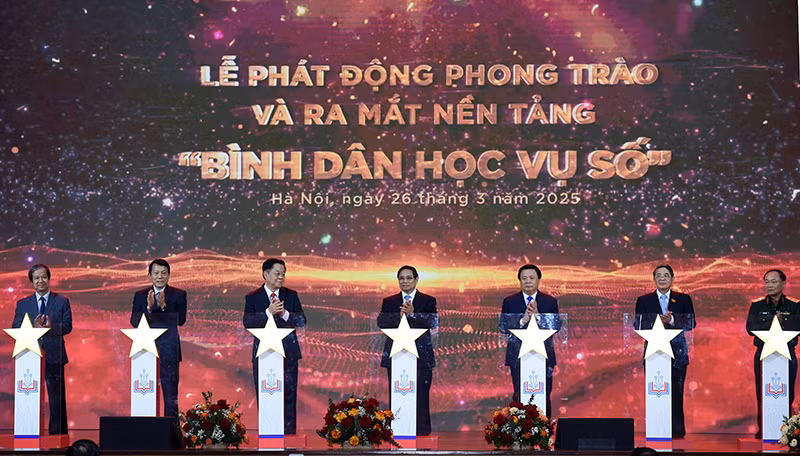 Lễ phát động phong trào và ra mắt nền tảng “Bình dân học vụ số”.