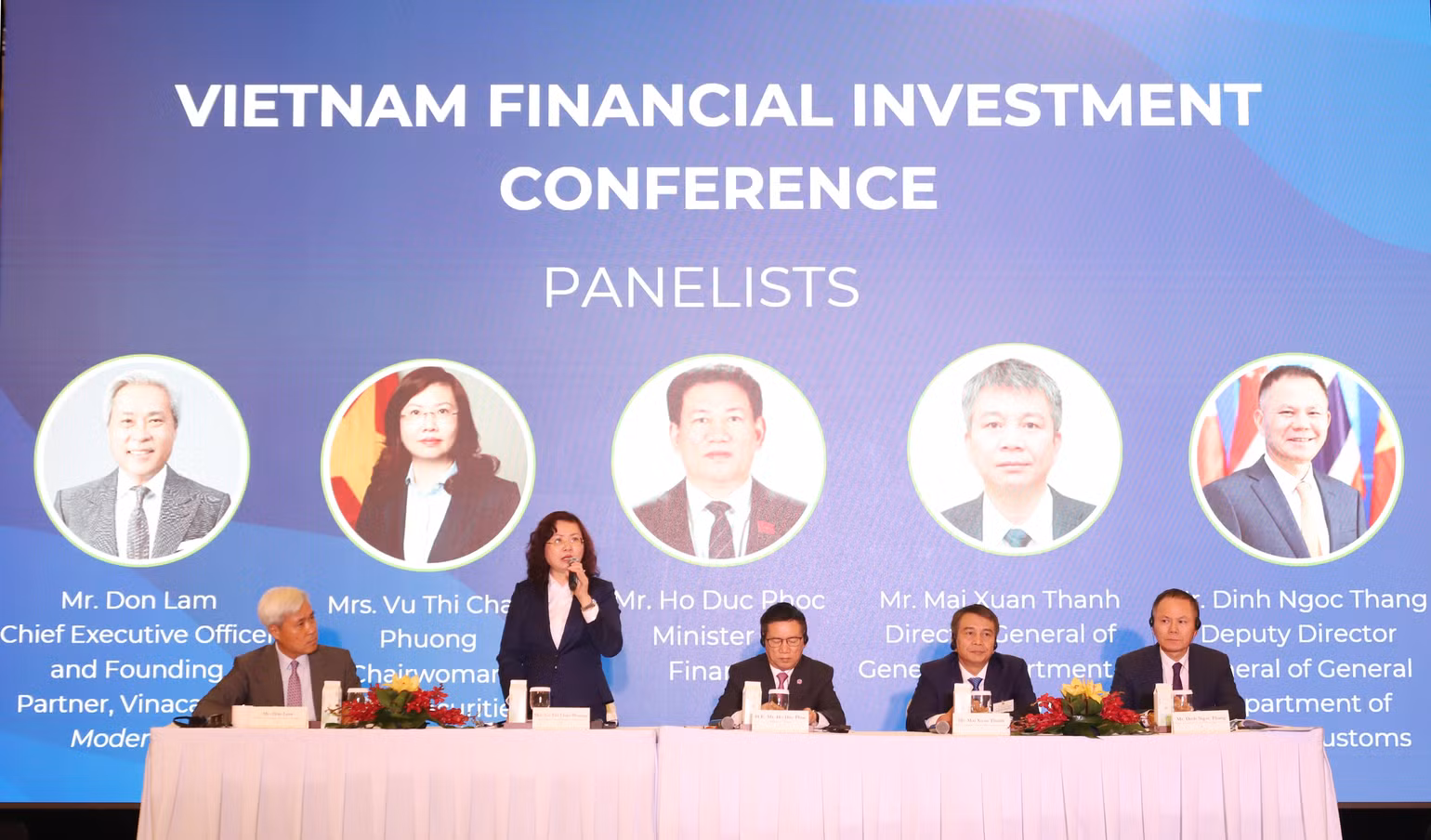 Chủ tịch Ủy ban Chứng khoán Nhà nước Vũ Thị Chân Phương chia sẻ tại Hội nghị