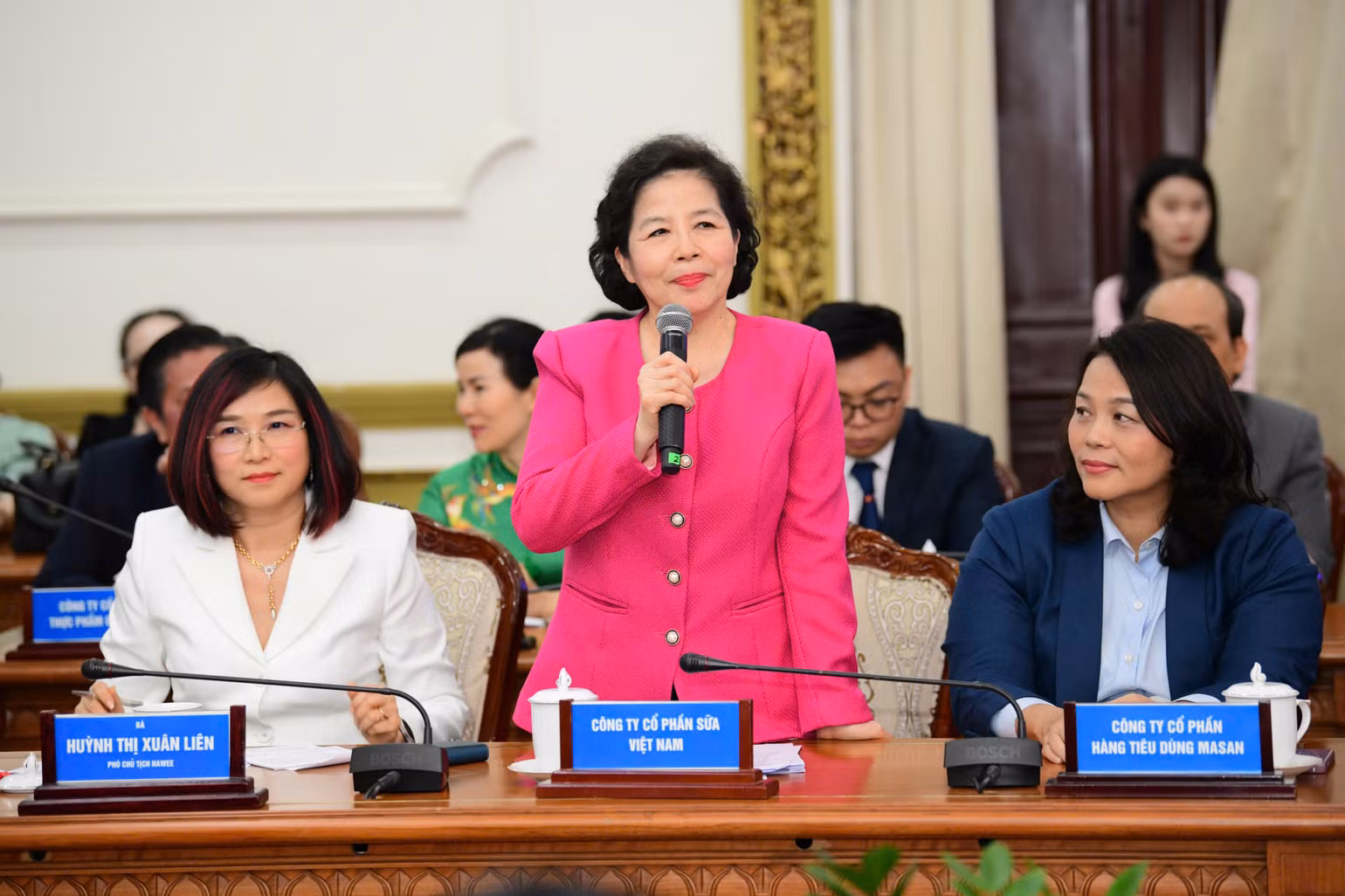 Bà Mai Kiều Liên - CEO Vinamilk - chia sẻ tại buổi tọa đàm chủ đề “Kiến tạo - Vươn mình” trong khuôn khổ lễ vinh danh.