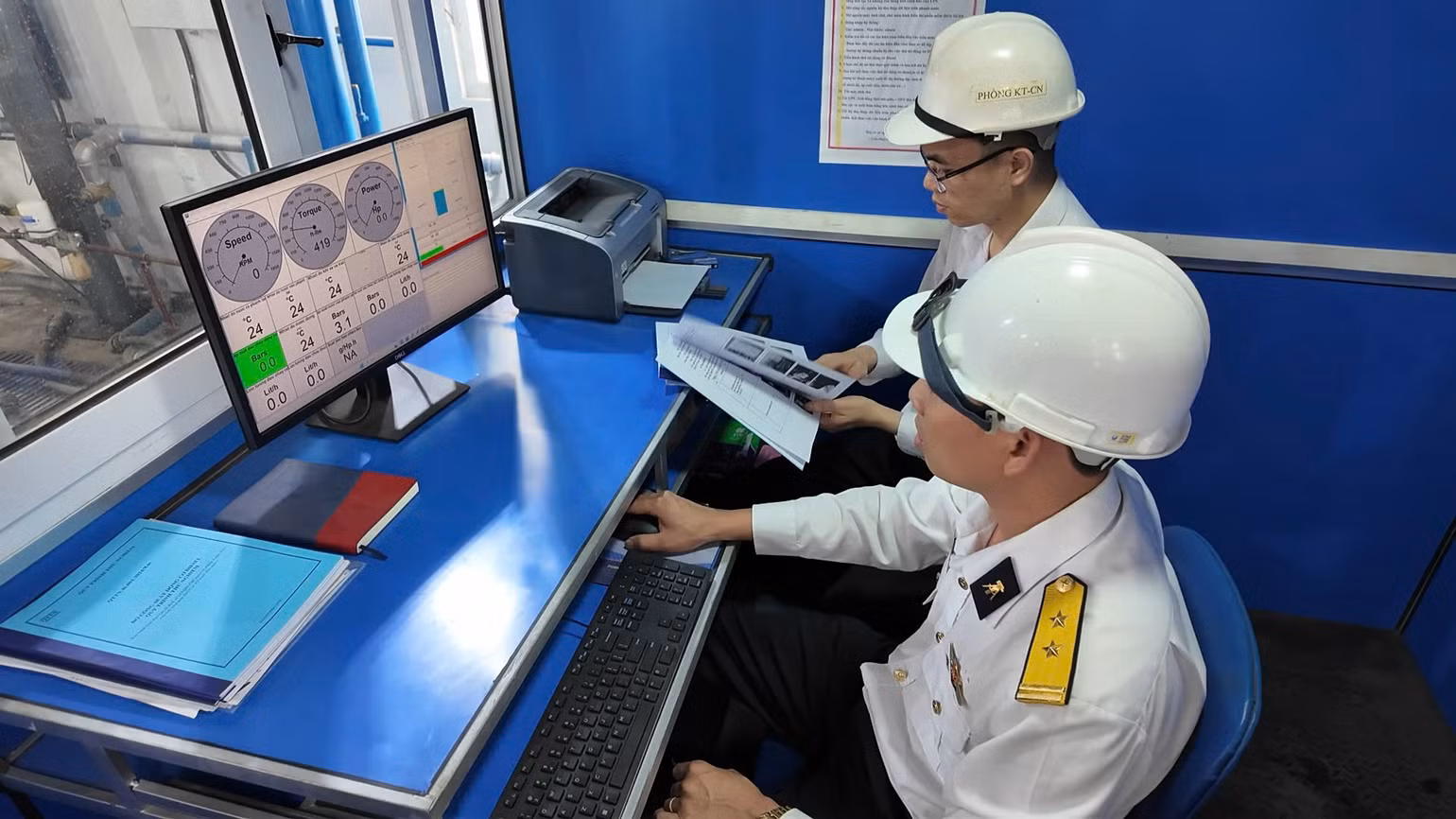 Hệ thống thiết bị thử công suất động cơ diesel giúp rút ngắn thời gian nghiệm thu, nâng cao năng lực, độ tin cậy trong quá trình sửa chữa máy tàu. Hệ thống thiết bị thử công suất động cơ diesel giúp rút ngắn thời gian nghiệm thu, nâng cao năng lực, độ tin cậy trong quá trình sửa chữa máy tàu.