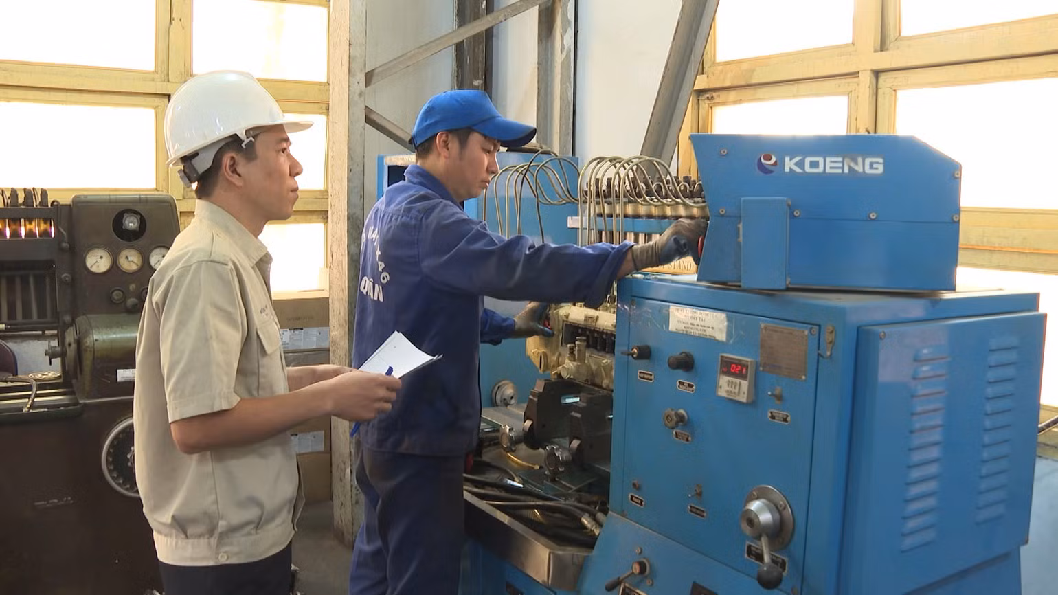 Áp dụng sáng kiến thiết bị tháo, kiểm tra, sửa chữa khối côn ma sát tiến ly hợp động cơ M500 ở Nhà máy X46. Áp dụng sáng kiến thiết bị tháo, kiểm tra, sửa chữa khối côn ma sát tiến ly hợp động cơ M500 ở Nhà máy X46.