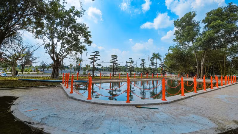 Công viên Văn hóa Láng Le với nhiều cây xanh, bóng mát
