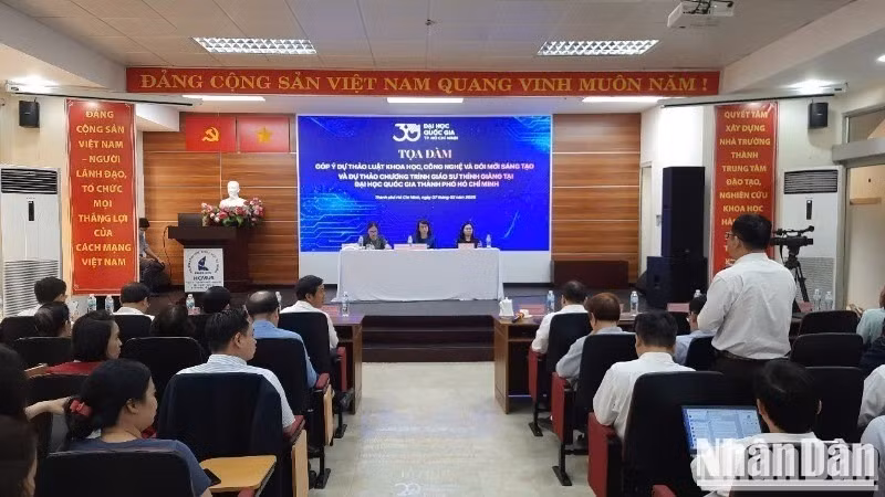Quang cảnh tọa đàm.