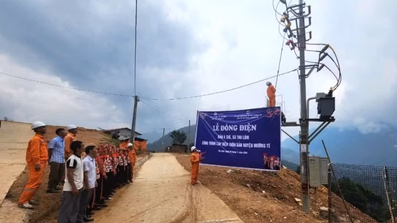 Nỗ lực đưa điện về vùng khó Mường Tè ảnh 2 Nỗ lực đưa điện về vùng khó Mường Tè ảnh 2