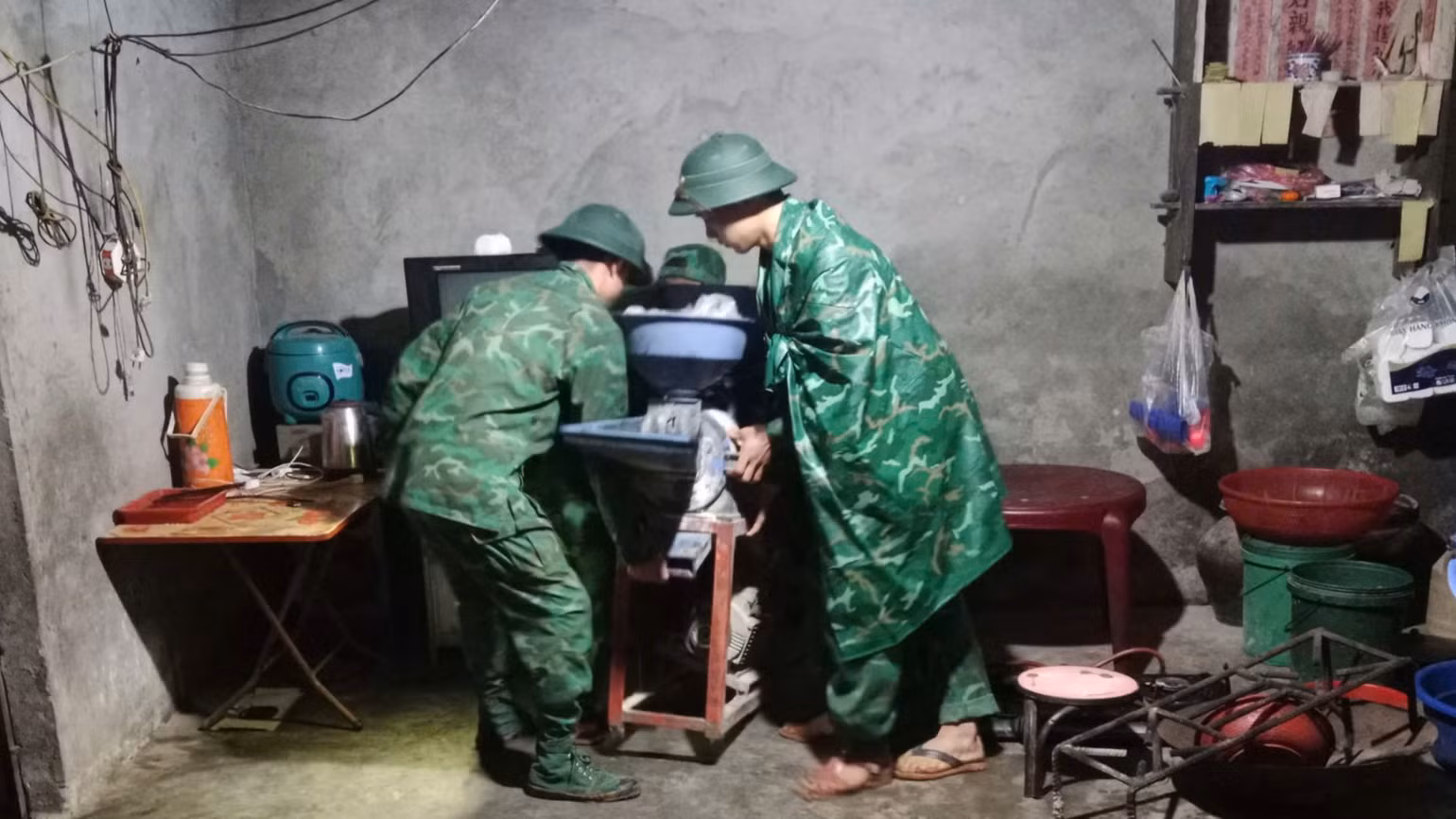 Giúp di chuyển tài sản đến nơi an toàn. Giúp di chuyển tài sản đến nơi an toàn.