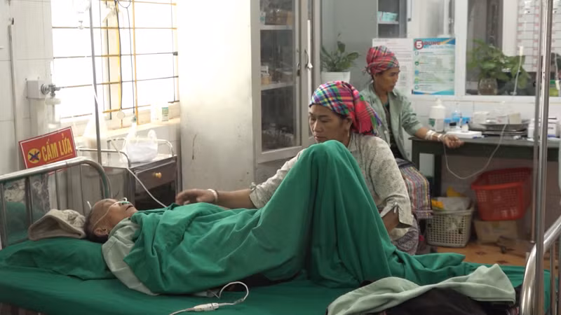 Ngành y tế Lai Châu khuyến cáo người dân cần chú trọng bảo vệ sức khỏe cho gia đình, nhất là đối với người già và trẻ em. Ngành y tế Lai Châu khuyến cáo người dân cần chú trọng bảo vệ sức khỏe cho gia đình, nhất là đối với người già và trẻ em.