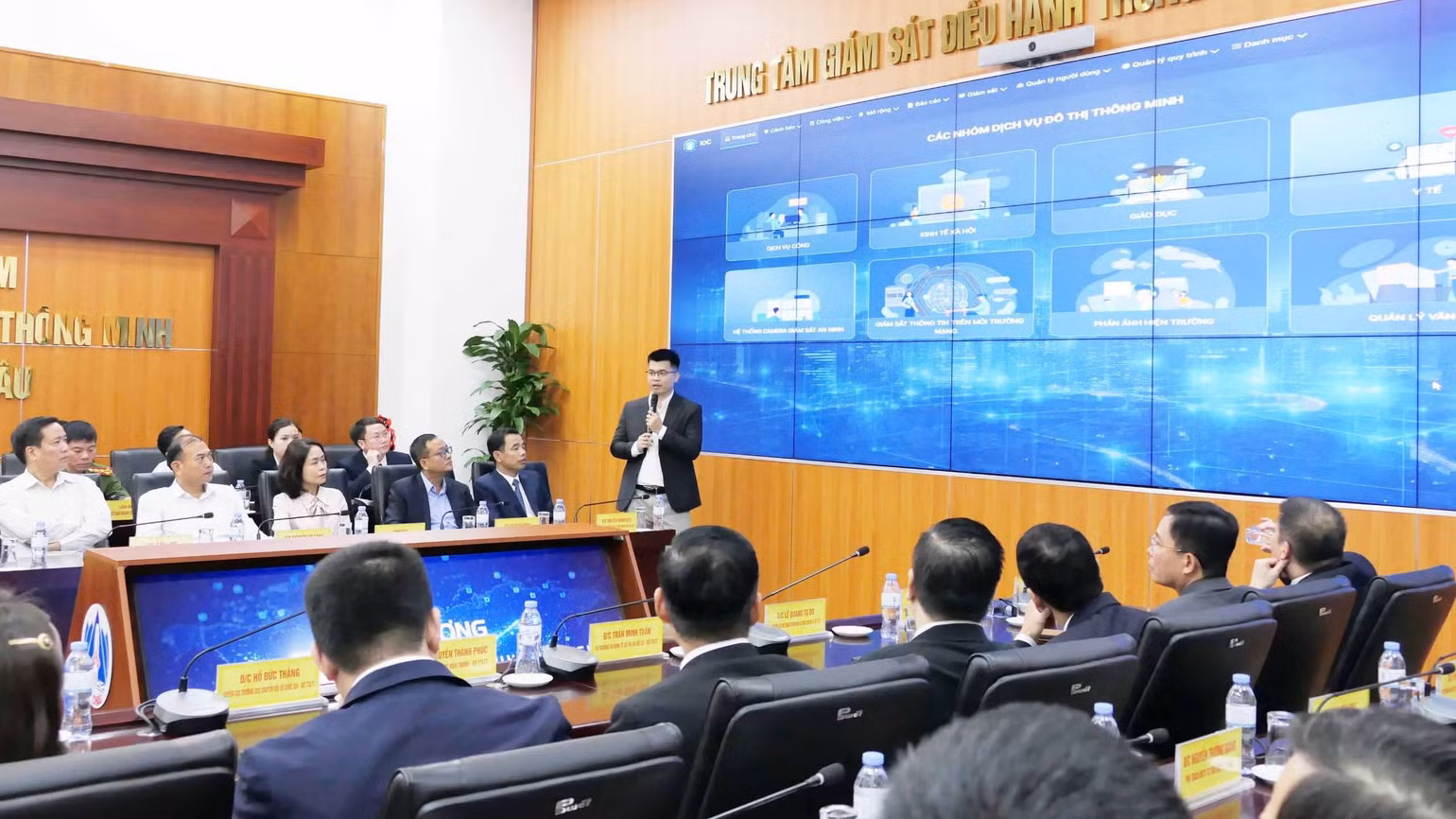 Việc đưa vào hoạt động Trung tâm giám sát, an ninh mạng và Điều hành thông minh đánh dấu bước chuyển mới trong đổi số của Lai Châu.