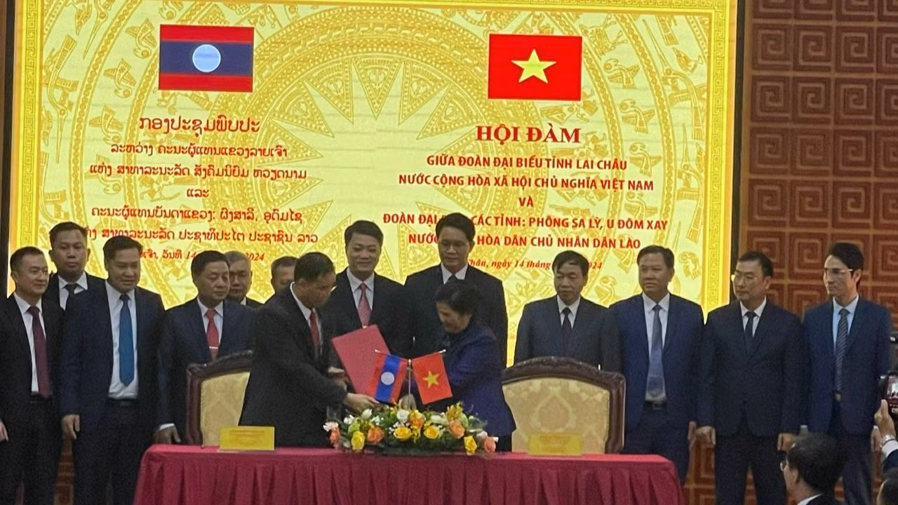 Ký ghi nhớ hợp tác giữa Lai Châu với Phông Sa Lỳ.