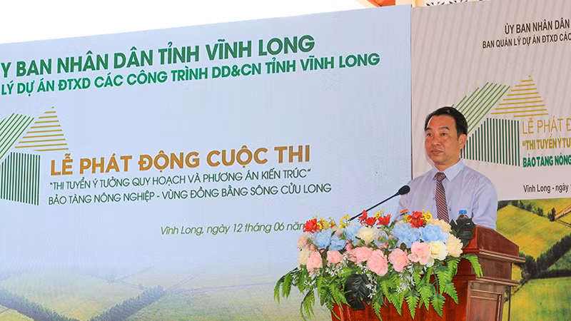 Chủ tịch Ủy ban nhân dân tỉnh Vĩnh Long Lữ Quang Ngời phát biểu tại buổi lễ phát động. Chủ tịch Ủy ban nhân dân tỉnh Vĩnh Long Lữ Quang Ngời phát biểu tại buổi lễ phát động.