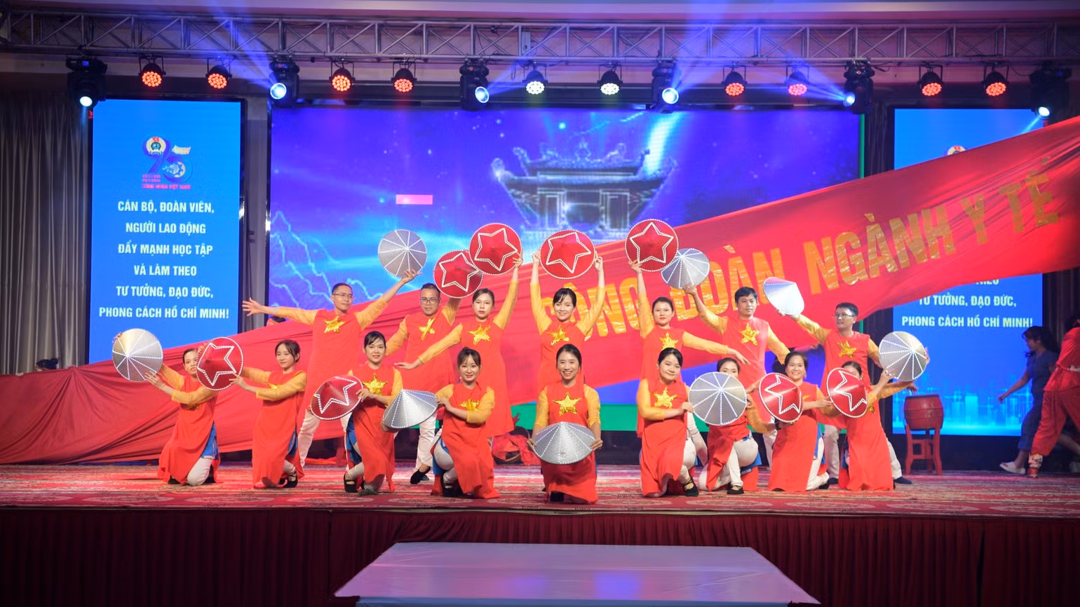 Hội thi "Vũ điệu đoàn viên Công đoàn" nhận được sự hưởng ứng tích cực, hào hứng của đoàn viên, công nhân viên chức lao động trong toàn tỉnh. (Ảnh: TRƯỜNG GIANG)