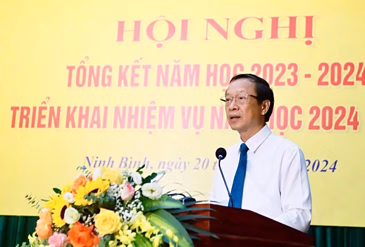 Thứ trưởng Giáo dục và Đào tạo Phạm Ngọc Thưởng phát biểu tại Hội nghị.