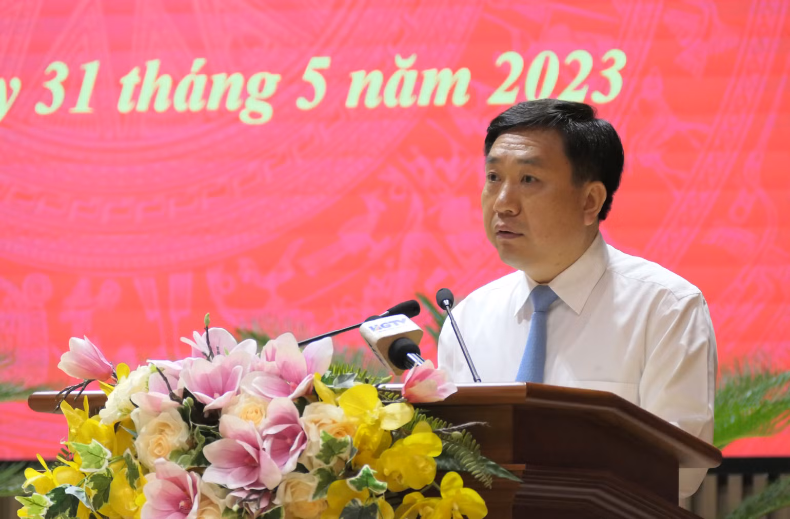Đồng chí Nguyễn Mạnh Dũng, Quyền Bí thư Tỉnh ủy Hà Giang phát biểu nhận nhiệm vụ. Đồng chí Nguyễn Mạnh Dũng, Quyền Bí thư Tỉnh ủy Hà Giang phát biểu nhận nhiệm vụ.