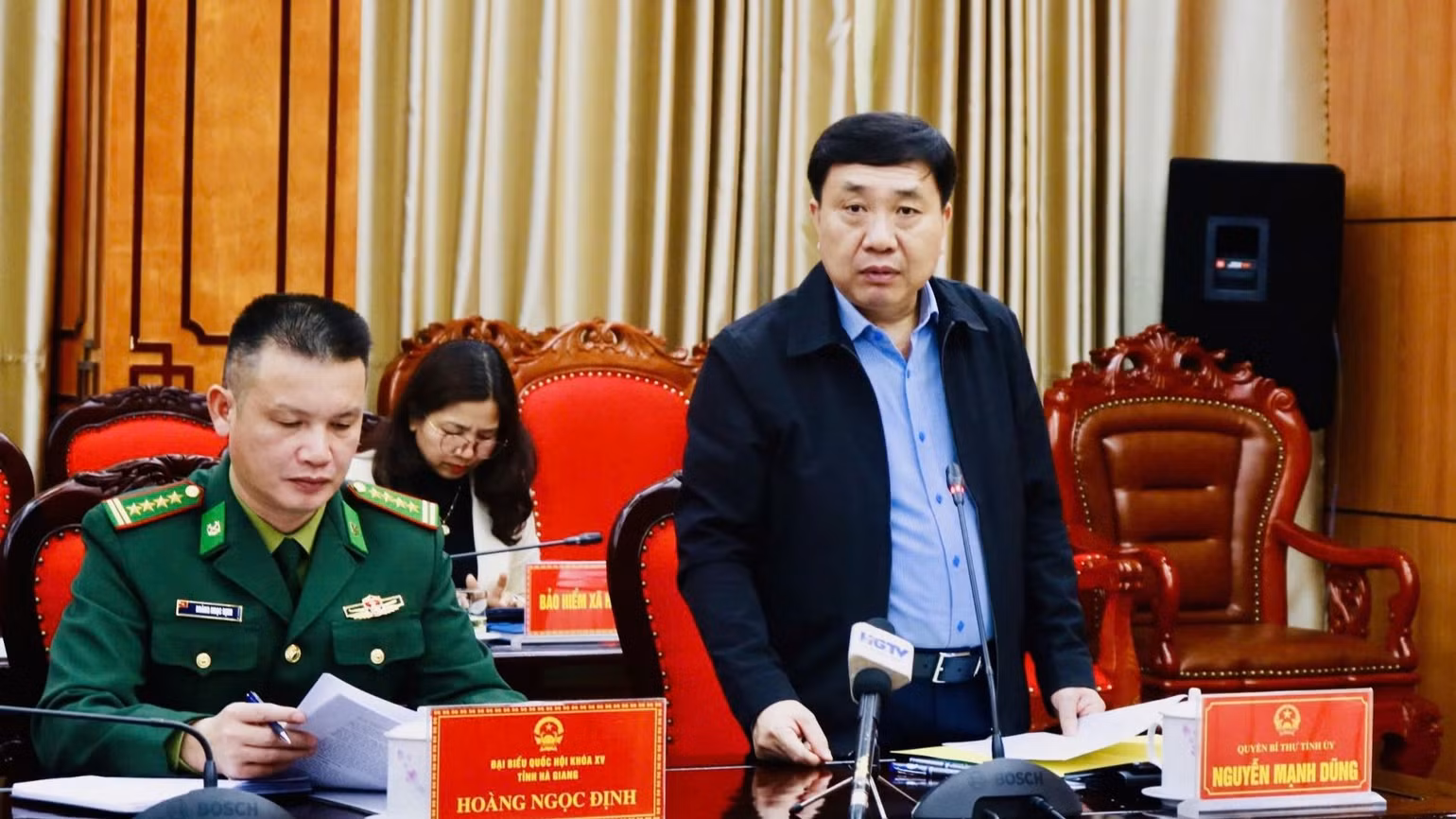 Quyền Bí thư Tỉnh ủy Hà Giang Nguyễn Mạnh Dũng phát biểu tại hội nghị.