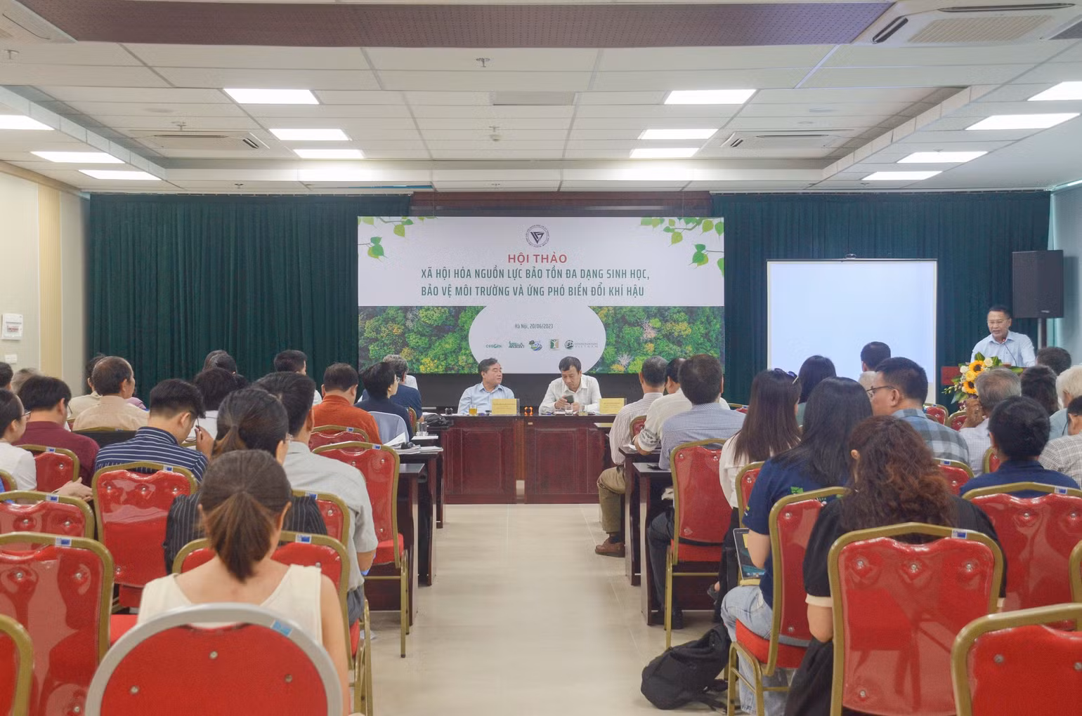 Toàn cảnh hội thảo. Toàn cảnh hội thảo.