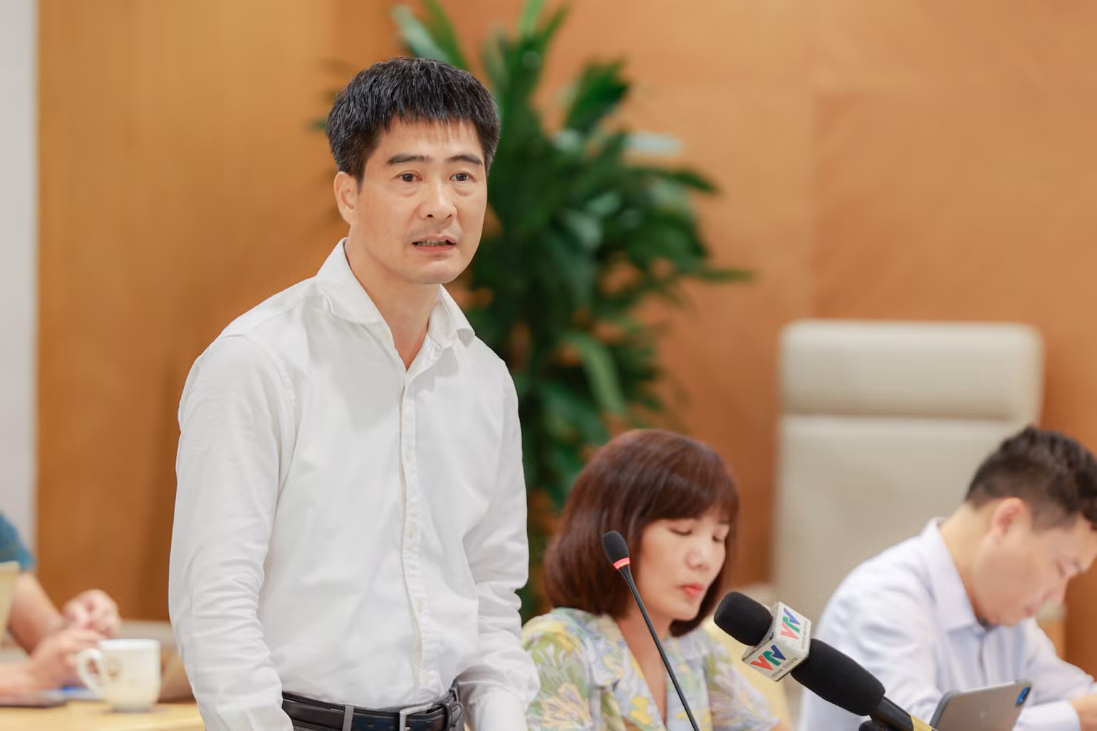 Ông Nguyễn Phong Nhã, Phó Cục trưởng Cục Viễn thông công bố thông tin tại buổi họp báo. Ông Nguyễn Phong Nhã, Phó Cục trưởng Cục Viễn thông công bố thông tin tại buổi họp báo.