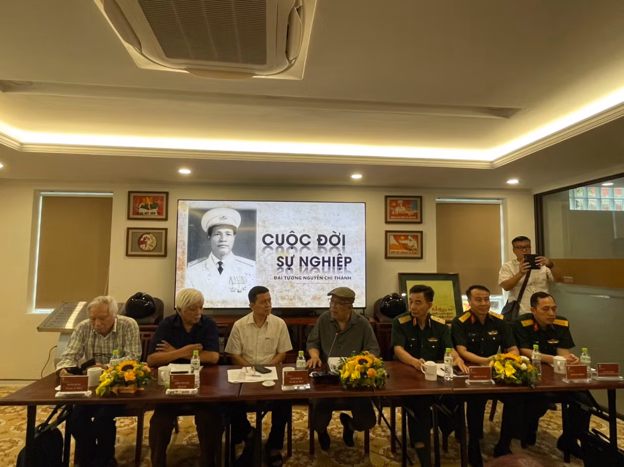 Thượng tướng Nguyễn Chí Vịnh chia sẻ thông tin về Bảo tàng Đại tướng Nguyễn Chí Thanh. Thượng tướng Nguyễn Chí Vịnh chia sẻ thông tin về Bảo tàng Đại tướng Nguyễn Chí Thanh.