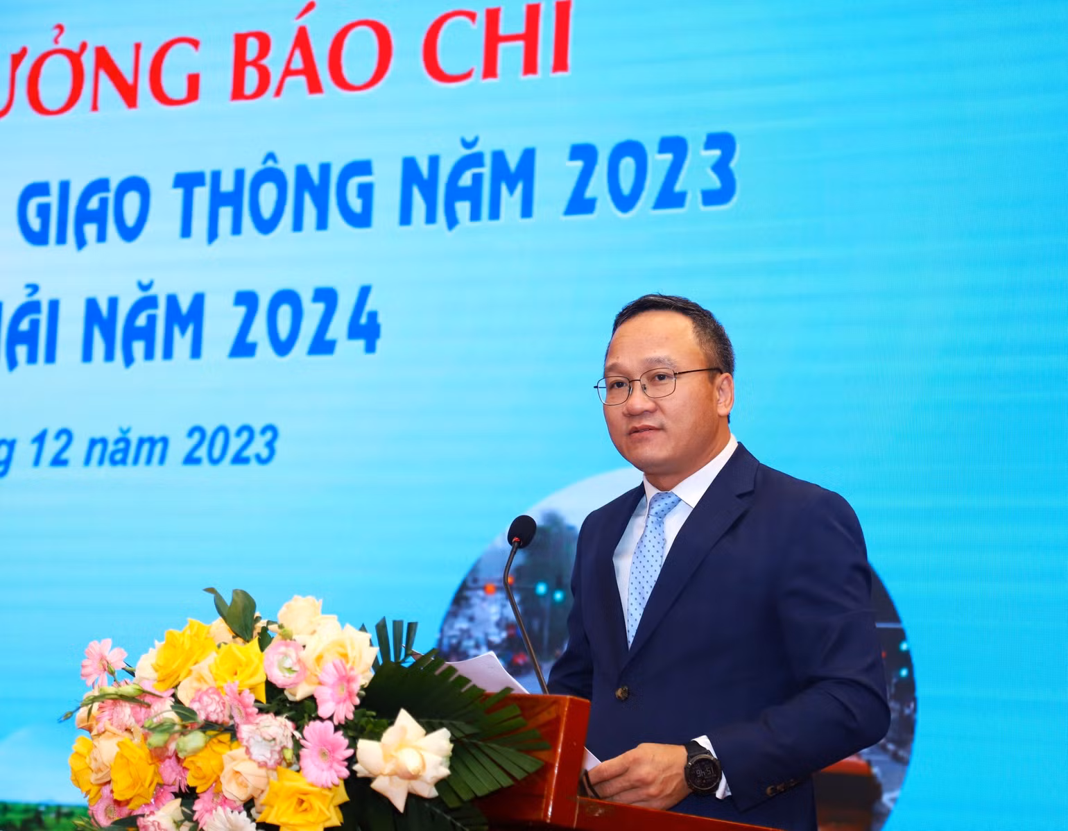 Phó Chủ tịch chuyên trách Ủy ban An toàn giao thông Quốc gia phát biểu tại lễ trao giải.