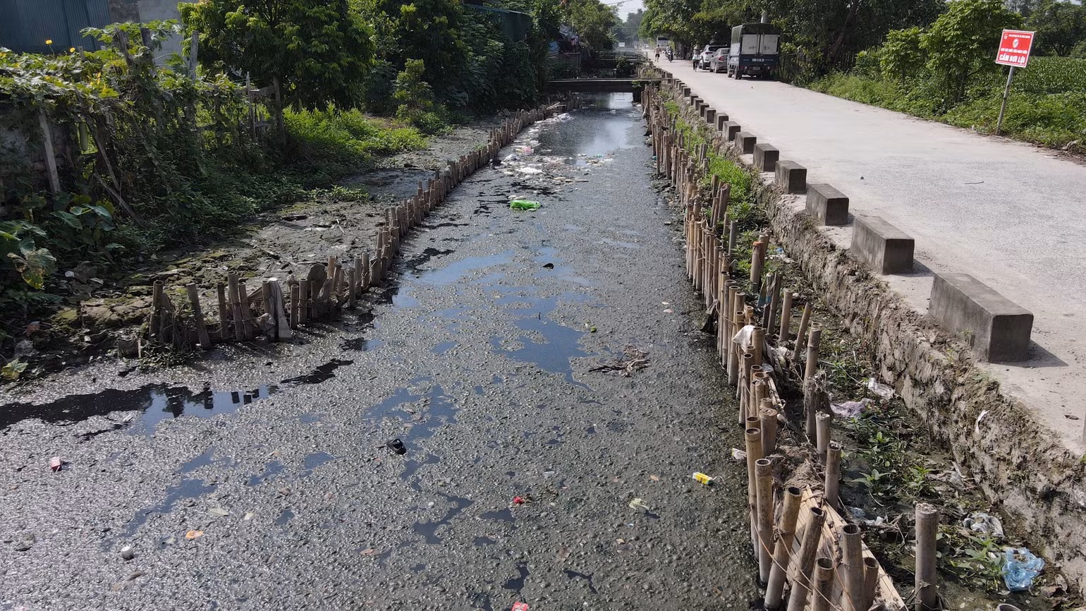Tình trạng ô nhiễm tại xã Vĩnh Quỳnh, Thanh Trì (Hà Nội). Tình trạng ô nhiễm tại xã Vĩnh Quỳnh, Thanh Trì (Hà Nội).