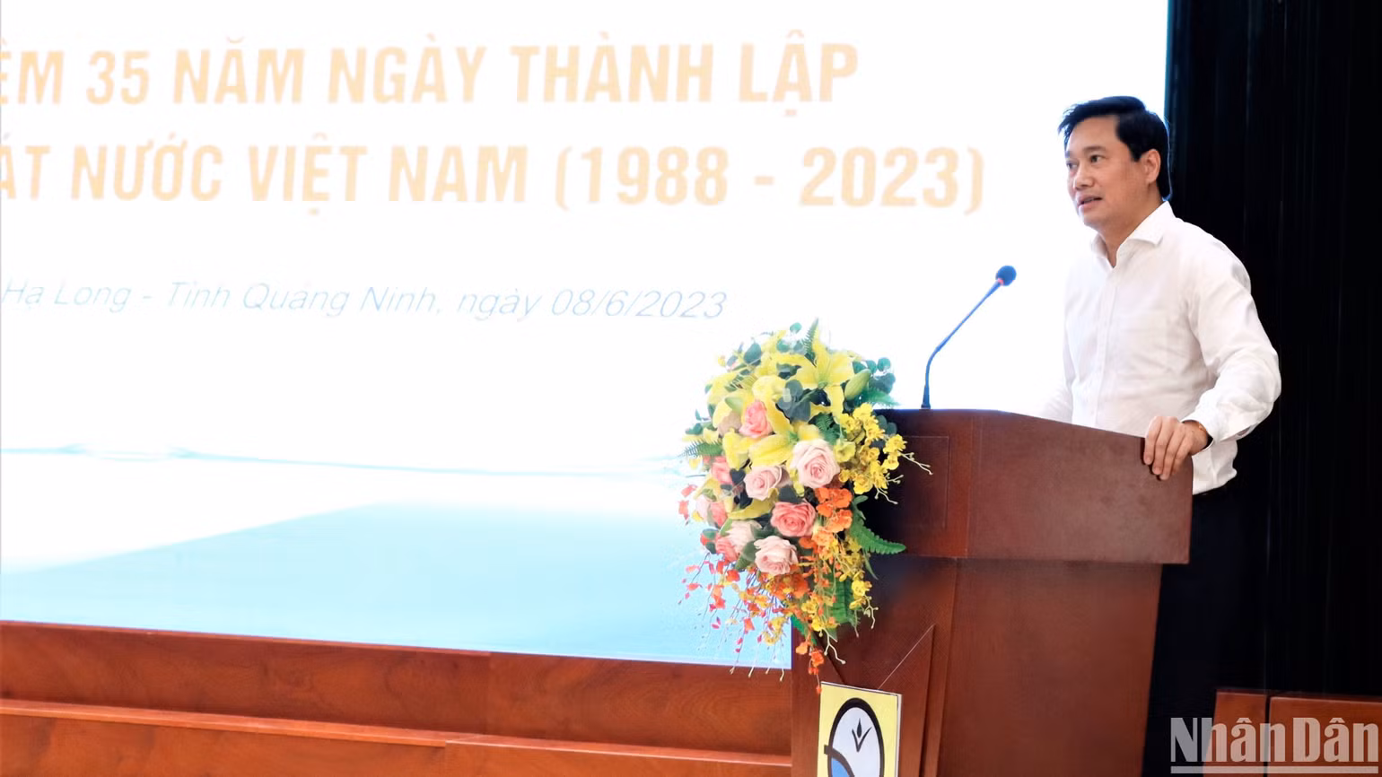 Thứ trưởng Xây Dựng Nguyễn Tường Văn phát biểu tại lễ kỷ niệm. Thứ trưởng Xây Dựng Nguyễn Tường Văn phát biểu tại lễ kỷ niệm.