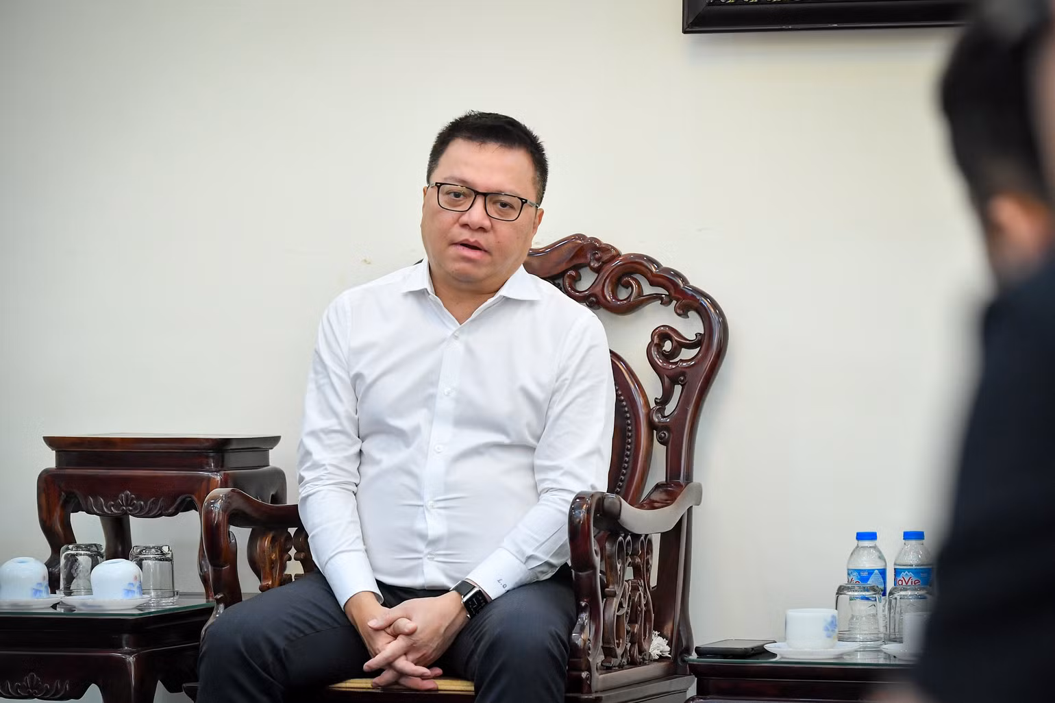 Đồng chí Lê Quốc Minh đánh giá cao công tác hỗ trợ các nạn nhân của quận Thanh Xuân. (Ảnh: THÀNH ĐẠT)