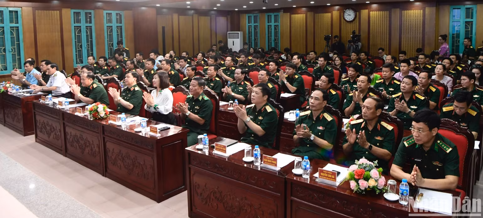 Các đại biểu tham dự lễ phát động cuộc thi.