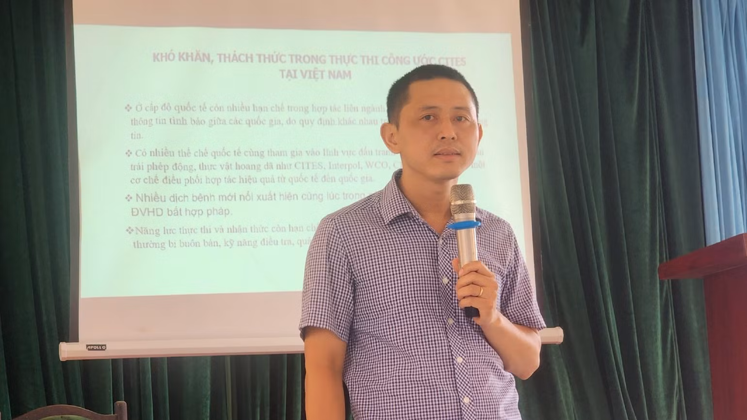Ông Nguyễn Anh Tuấn, chuyên gia của Cơ quan thẩm quyền quản lý CITES Việt Nam, Việt Nam là quốc gia đứng đầu khu vực Đông Nam Á về số lượng các vụ bắt giữ tội phạm liên quan đến buôn bán động vật hoang dã.