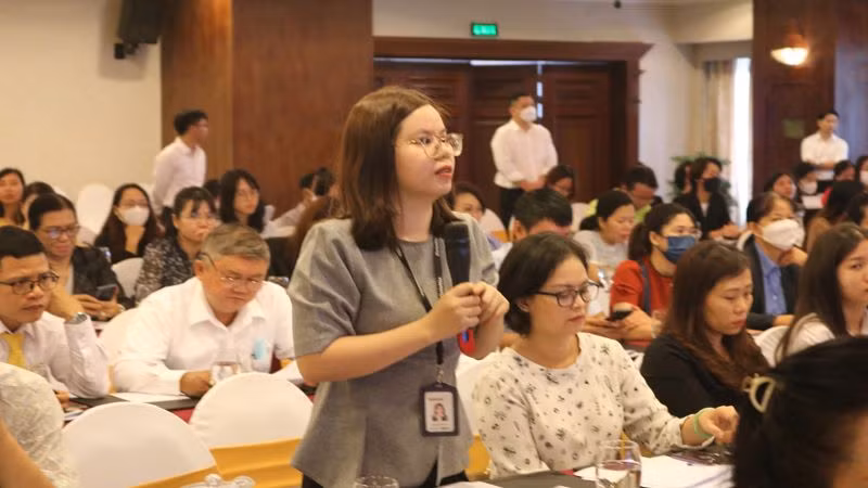 Đại diện doanh nghiệp nêu lên các vướng mắc về chính sách lao động.