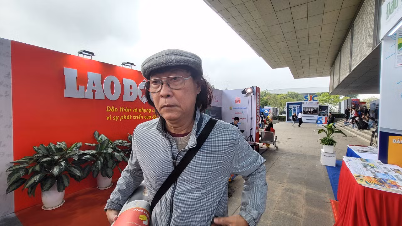 Thăm Hội Báo toàn quốc 2023, nhà báo, nhà thơ Nguyễn Việt Chiến nhận xét, việc các tờ báo cả trung ương và địa phương cùng có mặt tại ngày hội chung này với các sắc màu, sự đa dạng, phong phú khác nhau là điều rất đáng quý. Các báo được trình bày đẹp, ấn tượng, phong phú với sự năng động khác nhau. Ông nhận thấy trong những năm gần đây các báo điện tử lên ngôi với việc thu hút đông đảo bạn đọc. Ông cho rằng điều quan trọng nhất đối với báo chí hiện nay là phải làm thế nào phản ánh được đời sống của đất nước hôm nay: đời sống xã hội, đời sống con người, những niềm vui, nỗi buồn, khát vọng, trăn trở, mơ ước và cả những nỗi đau của con người thời hiện đại.