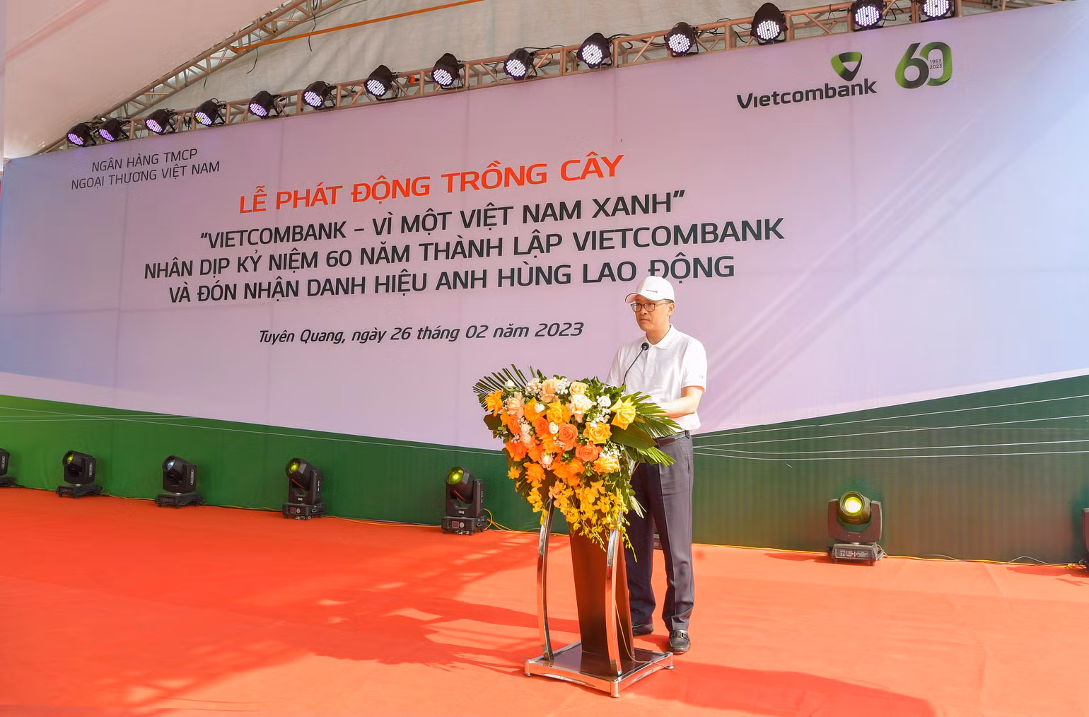 Đồng chí Phạm Quang Dũng - Ủy viên Ban Thường vụ Đảng ủy Khối Doanh nghiệp Trung ương, Bí thư Đảng ủy, Chủ tịch Hội đồng Quản trị Vietcombank phát động phong trào trồng cây “Vietcombank - Vì một Việt Nam xanh”
