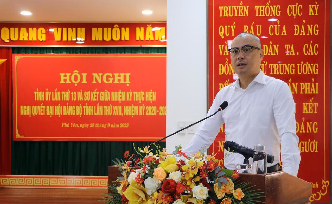 Đồng chí Phạm Đại Dương, Ủy viên Trung ương Đảng, Bí thư Tỉnh ủy, Trưởng Đoàn đại biểu Quốc hội tỉnh Phú Yên phát biểu tại hội nghị. Đồng chí Phạm Đại Dương, Ủy viên Trung ương Đảng, Bí thư Tỉnh ủy, Trưởng Đoàn đại biểu Quốc hội tỉnh Phú Yên phát biểu tại hội nghị.