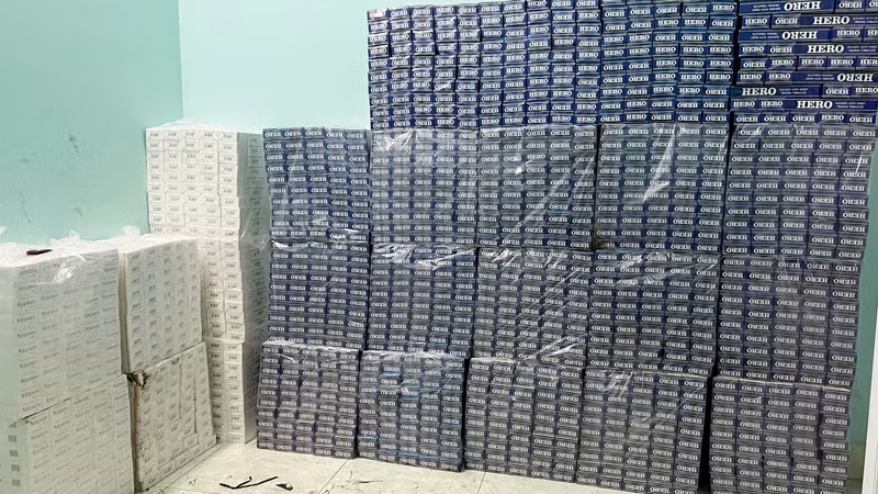 Số lượng lớn thuốc lá ngoại nhập lậu bị lực lượng chức năng tỉnh Kiên Giang thu giữ.