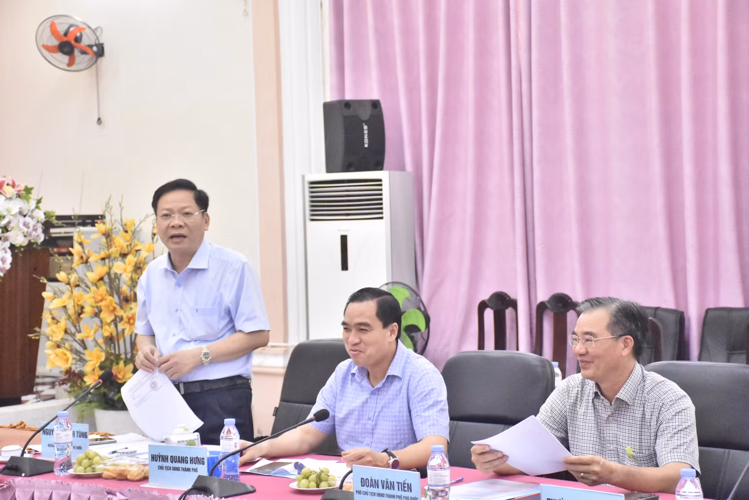 Đồng chí Nguyễn Thanh Tùng, Ủy viên Ban Thường vụ Thành ủy, Bí thư Chi bộ, Trưởng Ban Quản lý Khu Kinh tế Phú Quốc phát biểu. (Ảnh: QUỐC TRINH) Đồng chí Nguyễn Thanh Tùng, Ủy viên Ban Thường vụ Thành ủy, Bí thư Chi bộ, Trưởng Ban Quản lý Khu Kinh tế Phú Quốc phát biểu. (Ảnh: QUỐC TRINH)
